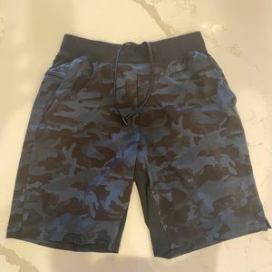 Lululemon - Men’s Camo Shorts - Adult Small